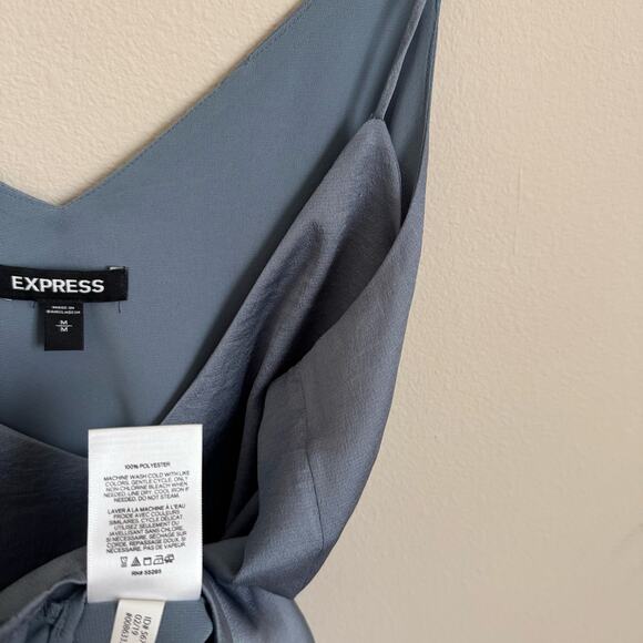 EXPRESS Womens Light Blue V-Neck Blouse Tank Top Size Medium Office Work Elegant - Picture 3 of 7